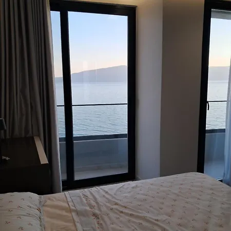 Ideal Sea View Lejlighed *