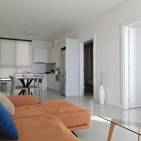 Ideal Sea View Apartment *