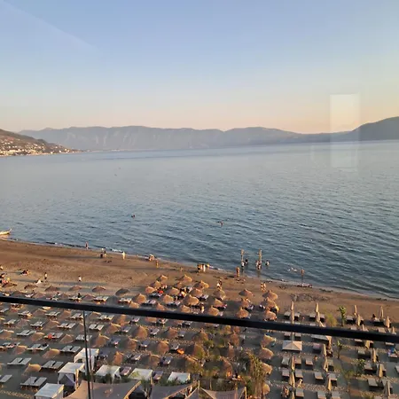 Ideal Sea View Apartamento Vlorë