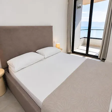 Ideal Sea View * فلورا